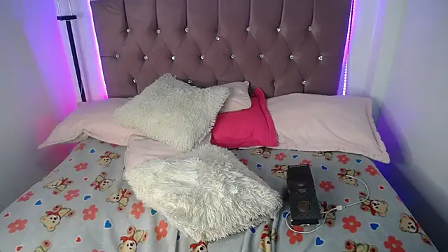 Snapshot of charlotte_walker1 chatting on March 14, 2025, 3:26 am charlotte walker1 online show from March 14, 2025, 3:26 am