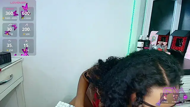 Snapshot of charlotte_walker1 chatting on December 2, 2025, 10:27 pm charlotte walker1 online show from December 2, 2025, 10:27 pm