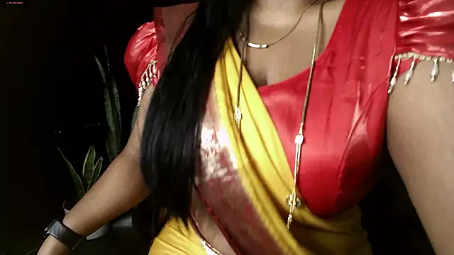 Snapshot of mallutamizhachi chatting on May 5, 2026, 5:43 pm mallutamizhachi online show from May 5, 2026, 5:43 pm