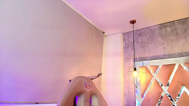 adara evanss online show from October 8, 2025, 9:34 pm