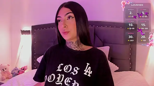 Lilith Thompson online show from October 10, 2025, 5:06 am