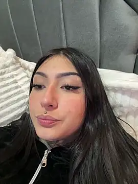 Lilith Thompson online show from October 20, 2025, 4:46 am