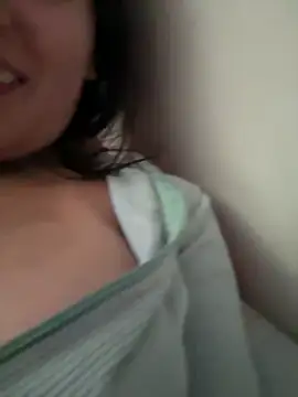 Lilith Thompson online show from November 9, 2025, 3:43 pm