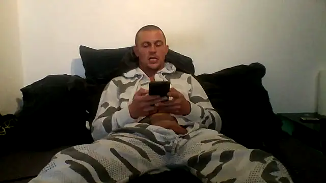 Snapshot of GermanAnonym@xh chatting on November 8, 2025, 2:23 am GermanAnonymxh online show from November 8, 2025, 2:23 am