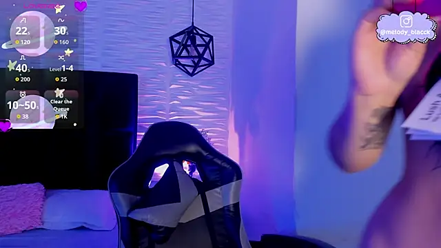 Melody Black  online show from April 16, 2026, 9:39 pm