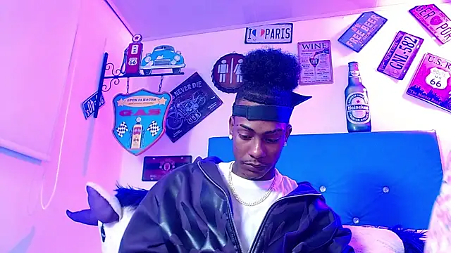 lili roussi online show from November 15, 2025, 12:41 am