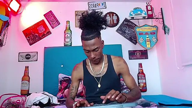 lili roussi online show from February 9, 2026, 8:13 pm