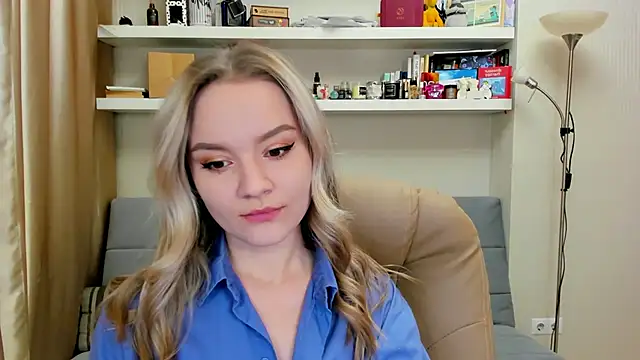 Snapshot of Kara_Smith_ chatting on December 9, 2024, 9:16 pm Kara Smith online show from December 9, 2024, 9:16 pm