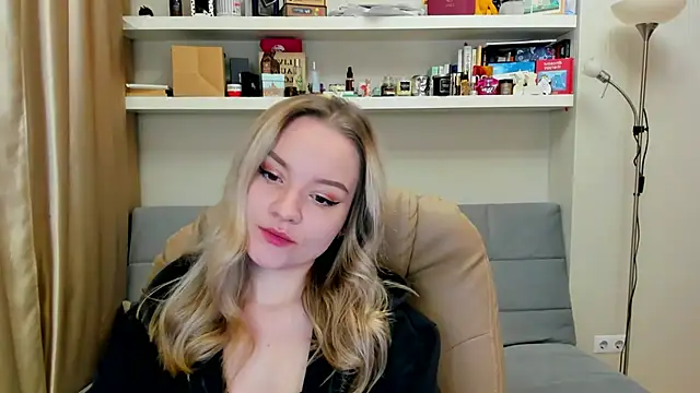 Snapshot of Kara_Smith_ chatting on December 12, 2024, 11:03 pm Kara Smith online show from December 12, 2024, 11:03 pm
