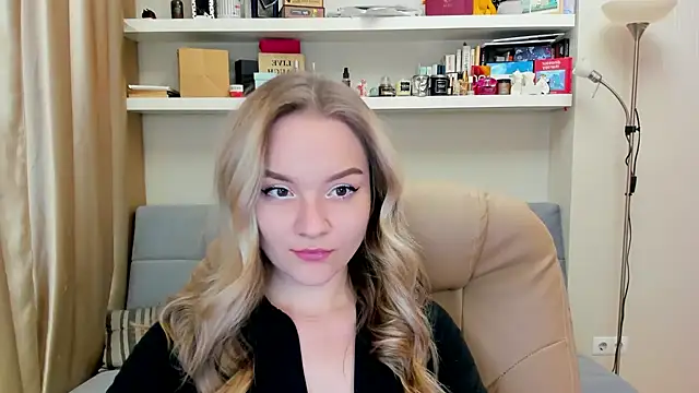 Snapshot of Kara_Smith_ chatting on December 30, 2024, 12:00 am Kara Smith online show from December 30, 2024, 12:00 am