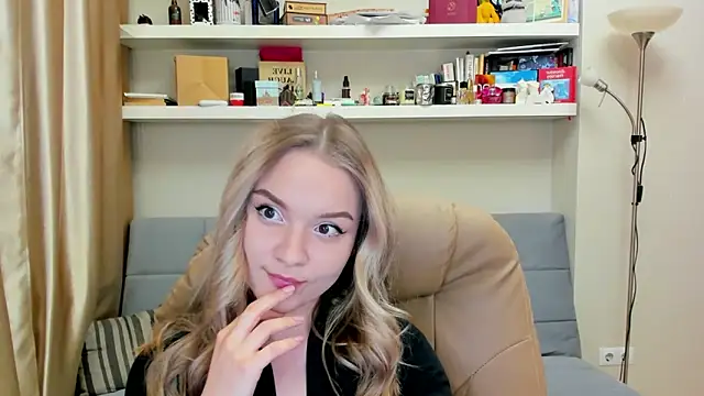 Snapshot of Kara_Smith_ chatting on January 11, 2025, 10:51 pm Kara Smith online show from January 11, 2025, 10:51 pm