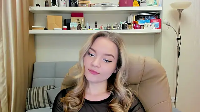 Snapshot of Kara_Smith_ chatting on January 19, 2025, 10:06 pm Kara Smith online show from January 19, 2025, 10:06 pm