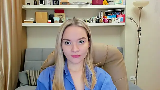 Snapshot of Kara_Smith_ chatting on February 16, 2025, 1:36 am Kara Smith online show from February 16, 2025, 1:36 am