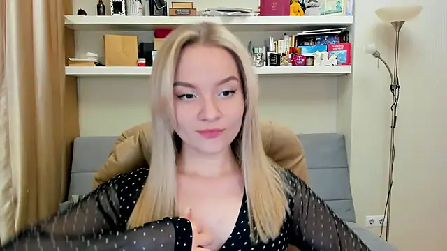 Snapshot of Kara_Smith_ chatting on February 28, 2025, 11:56 pm Kara Smith online show from February 28, 2025, 11:56 pm