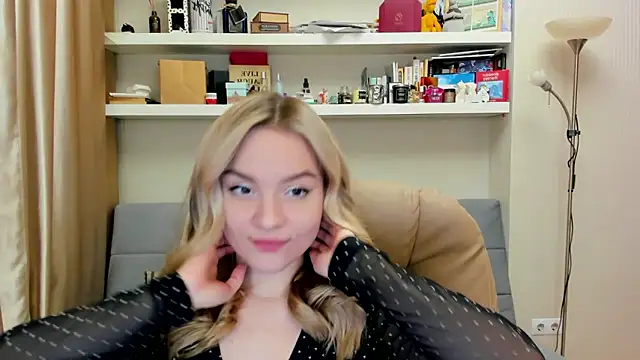 Snapshot of Kara_Smith_ chatting on March 8, 2025, 11:49 pm Kara Smith online show from March 8, 2025, 11:49 pm
