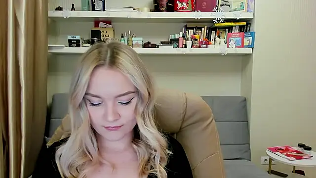 Kara Smith  online show from January 11, 2026, 10:04 pm