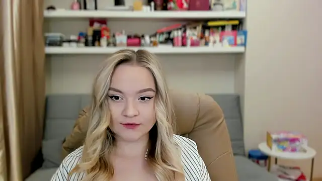 Kara Smith  online show from June 26, 2026, 11:20 pm