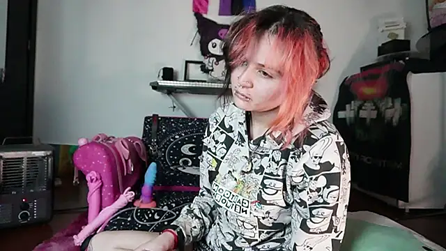 Snapshot of Devil_And_Princess chatting on October 1, 2025, 5:24 am Devil And Princess online show from October 1, 2025, 5:24 am