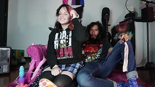 Snapshot of Devil_And_Princess chatting on October 3, 2025, 3:25 am Devil And Princess online show from October 3, 2025, 3:25 am