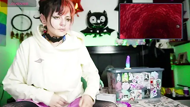 Devil And Princess online show from April 13, 2026, 3:23 am