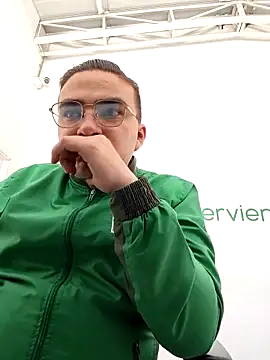 Snapshot of Andy-rtg chatting on December 22, 2025, 6:05 pm Andy-rtg online show from December 22, 2025, 6:05 pm