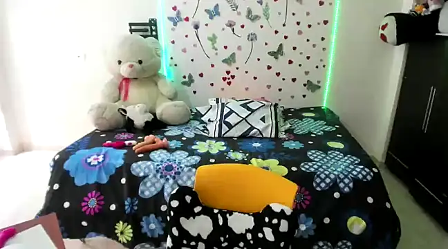 Snapshot of Olgahunder chatting on March 17, 2025, 5:38 pm Olgahunder online show from March 17, 2025, 5:38 pm