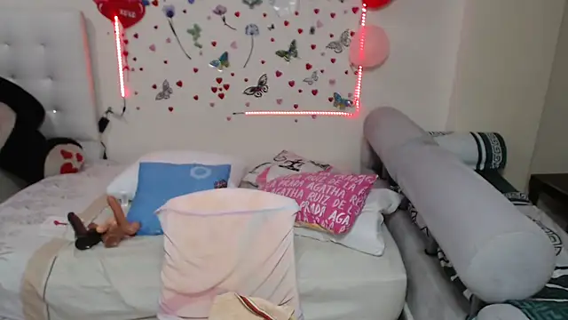 Snapshot of Olgahunder chatting on February 8, 2026, 11:52 pm Olgahunder online show from February 8, 2026, 11:52 pm