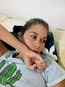 Snapshot of Sexi_girl29 chatting on January 16, 2026, 3:54 am Sexi girl29 online show from January 16, 2026, 3:54 am