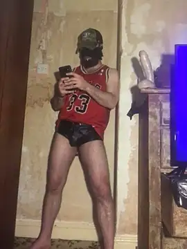 Snapshot of HairyCubBttmboy chatting on March 18, 2025, 4:37 am HairyCubBttmboy online show from March 18, 2025, 4:37 am
