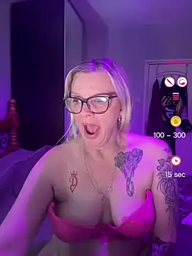Curvy-Cleo online show from June 4, 2026, 10:27 pm