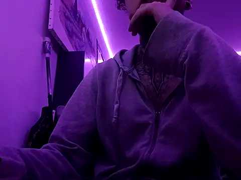 Snapshot of White_Fox chatting on March 17, 2025, 10:49 pm White Fox online show from March 17, 2025, 10:49 pm