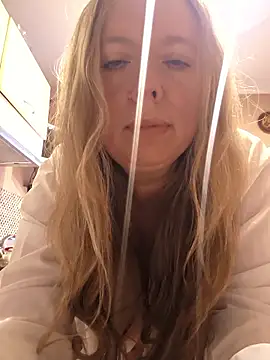 Irina3718 online show from January 13, 2026, 1:16 pm