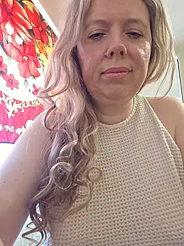 Snapshot of Irina3718 chatting on June 16, 2026, 7:22 am Irina3718 online show from June 16, 2026, 7:22 am