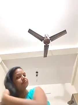 Snapshot of Arohi35 chatting on September 22, 2025, 4:42 pm Arohi35 online show from September 22, 2025, 4:42 pm