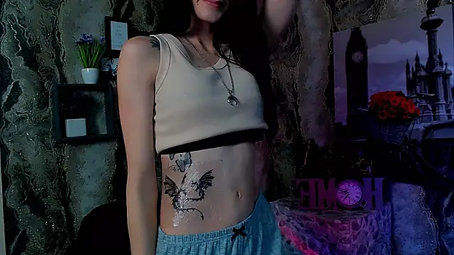 LanaTey online show from October 17, 2025, 1:14 pm