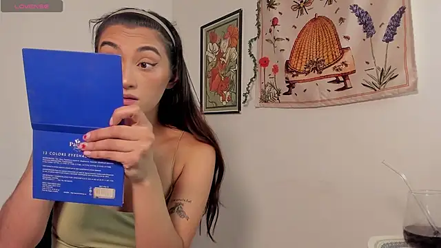 Gabee7  online show from October 3, 2025, 4:04 pm