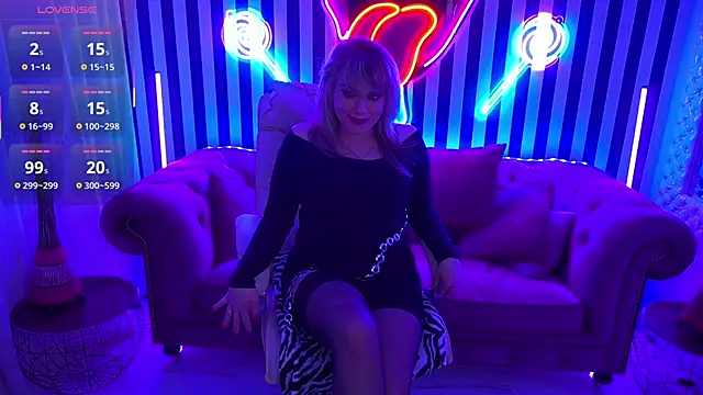 CandyLadyyy online show from April 19, 2026, 8:55 pm