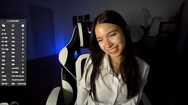 MayAgard online show from October 24, 2025, 7:32 pm