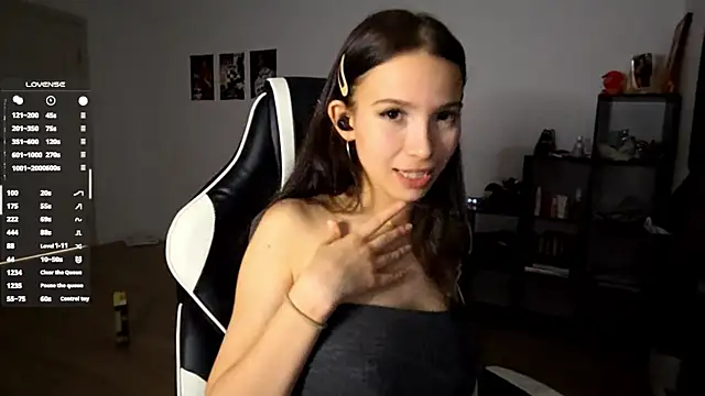 MayAgard online show from November 7, 2025, 7:14 pm