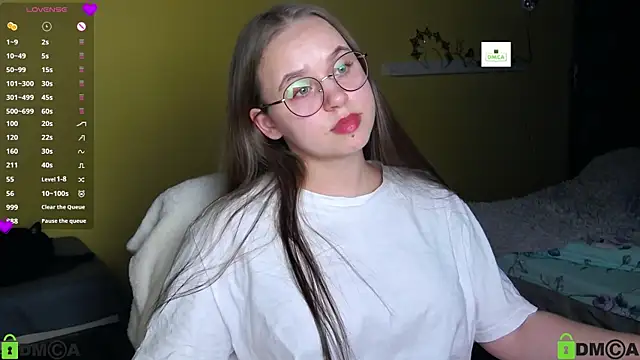 Lilysweet13 online show from November 6, 2025, 5:36 pm