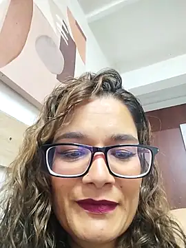 Rose Thompson1 online show from May 11, 2026, 2:45 pm
