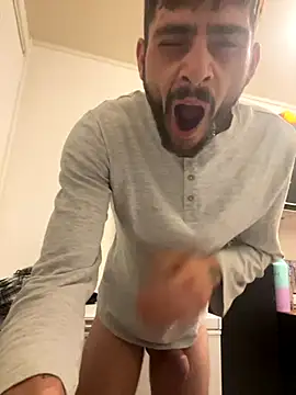 Snapshot of Hugo34bg chatting on October 10, 2025, 2:10 am Hugo34bg online show from October 10, 2025, 2:10 am