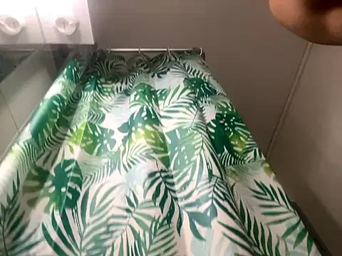 Snapshot of Hugo34bg chatting on October 12, 2025, 3:49 am Hugo34bg online show from October 12, 2025, 3:49 am