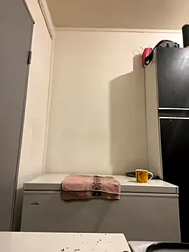 Snapshot of Hugo34bg chatting on October 30, 2025, 2:35 am Hugo34bg online show from October 30, 2025, 2:35 am