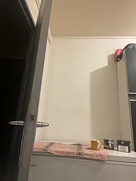 Snapshot of Hugo34bg chatting on November 2, 2025, 2:36 am Hugo34bg online show from November 2, 2025, 2:36 am