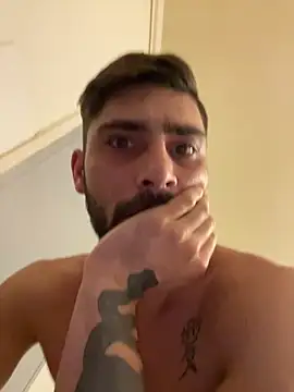 Snapshot of Hugo34bg chatting on November 9, 2025, 3:05 am Hugo34bg online show from November 9, 2025, 3:05 am