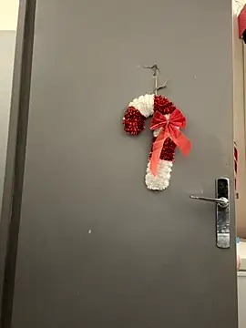 Hugo34bg online show from November 19, 2025, 2:33 am