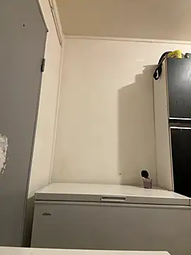 Hugo34bg online show from February 3, 2026, 3:37 am