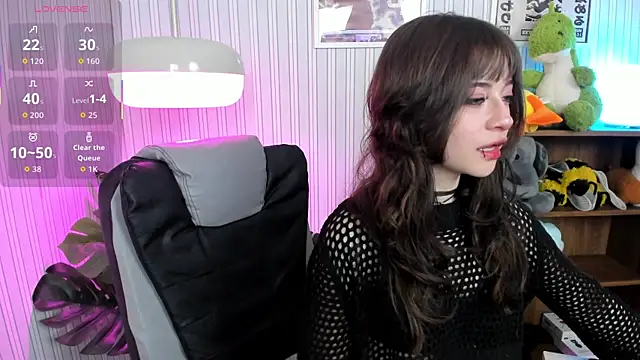 Snapshot of Miyuki_wolf chatting on October 13, 2025, 8:31 pm Miyuki wolf online show from October 13, 2025, 8:31 pm