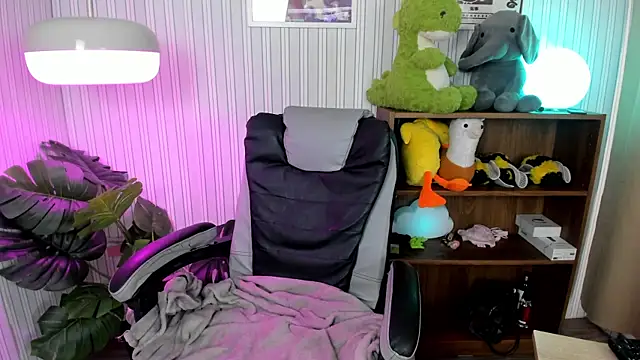 Snapshot of Miyuki_wolf chatting on October 16, 2025, 8:54 pm Miyuki wolf online show from October 16, 2025, 8:54 pm